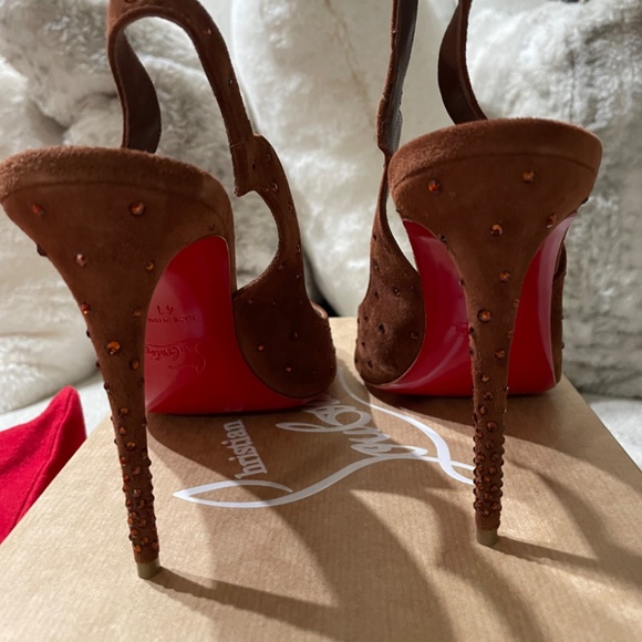 Christian Louboutin Nudes Degrachick suede sandals - Picture 9 of 11